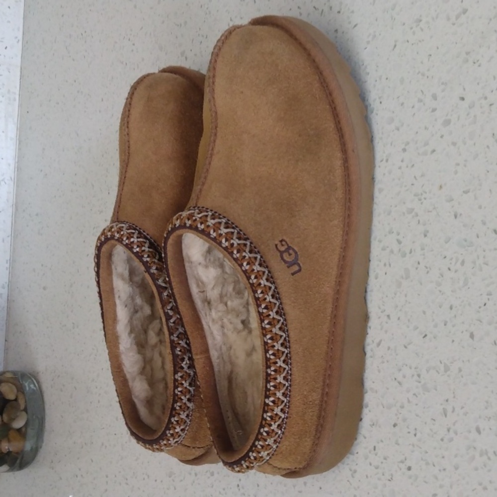 Tasman Slippers - Picture 4 of 12
